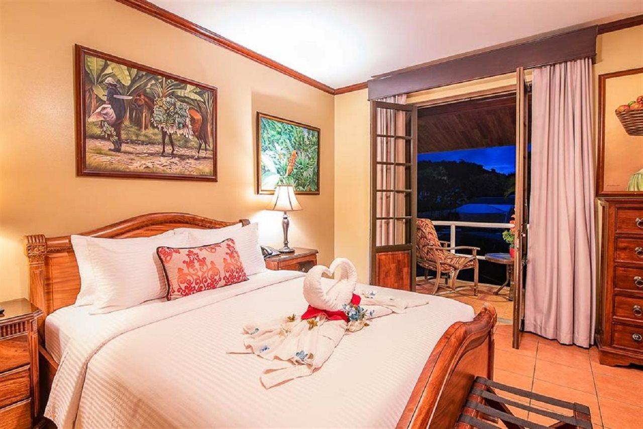 Hotel Casa Roland Golfito Resort Екстер'єр фото